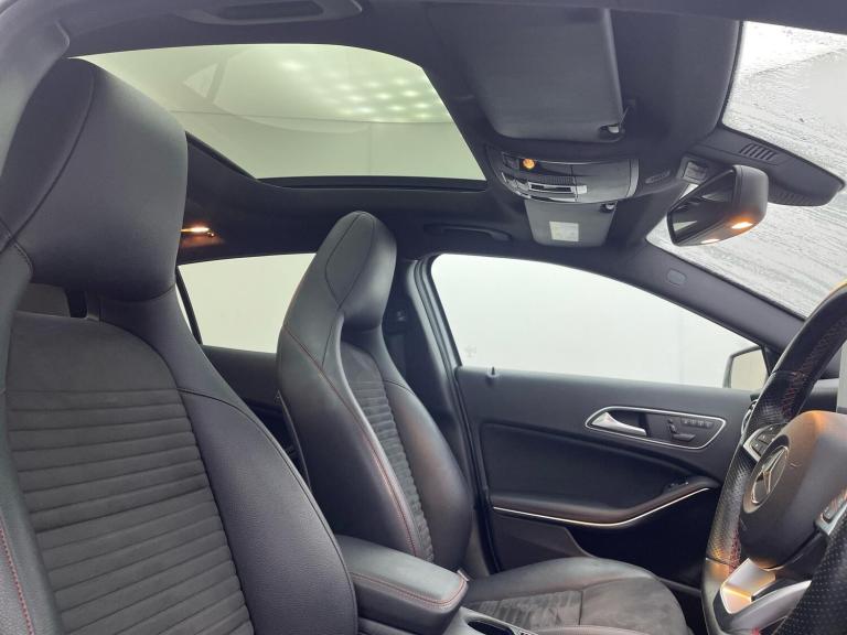 2015 Mercedes-Benz GLA GLA 220d 4Matic AMG Line 5dr Auto [Prem Plus] ESTATE DIESEL Automatic