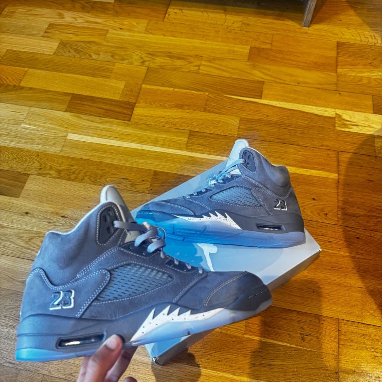 Jordan 5 wolf grey size 9