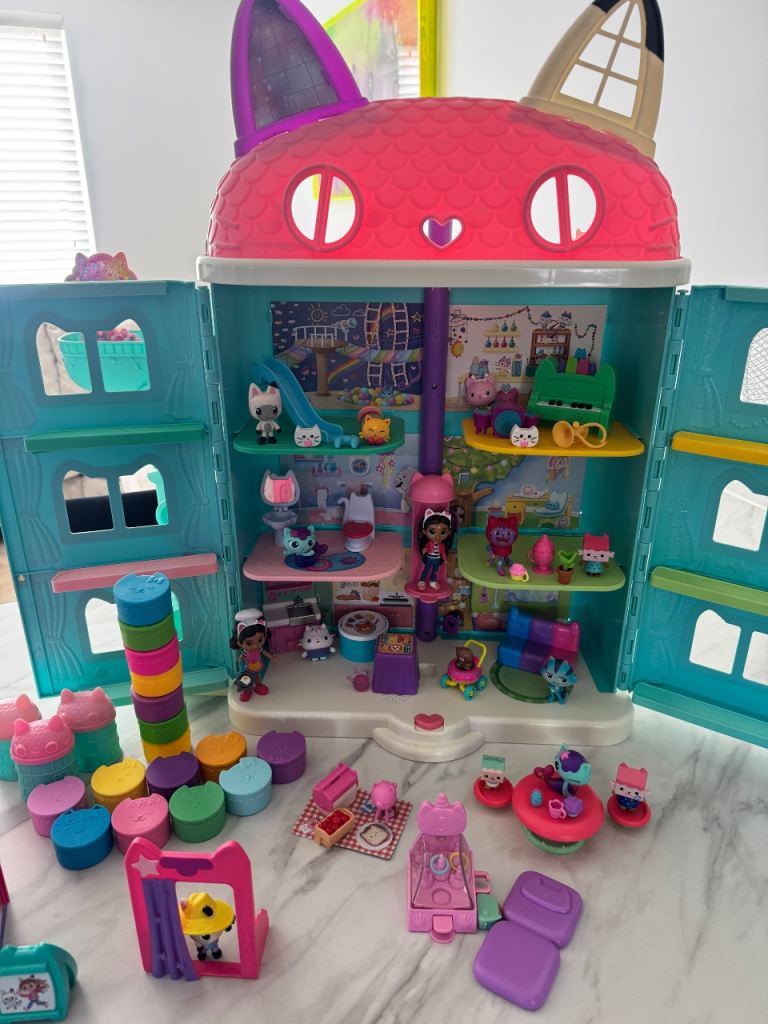 Gabby's Dollhouse Playset Bundle – Good Condition