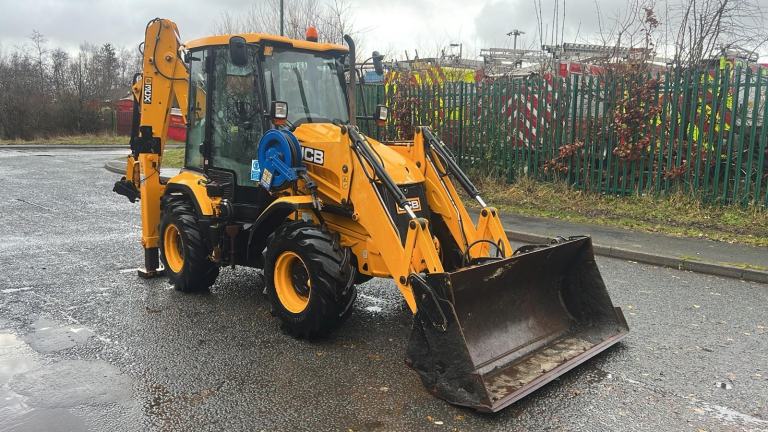 JCB 3CX BACKHOE LOADER. 4 WHEEL STEER. QUICK HITCH.