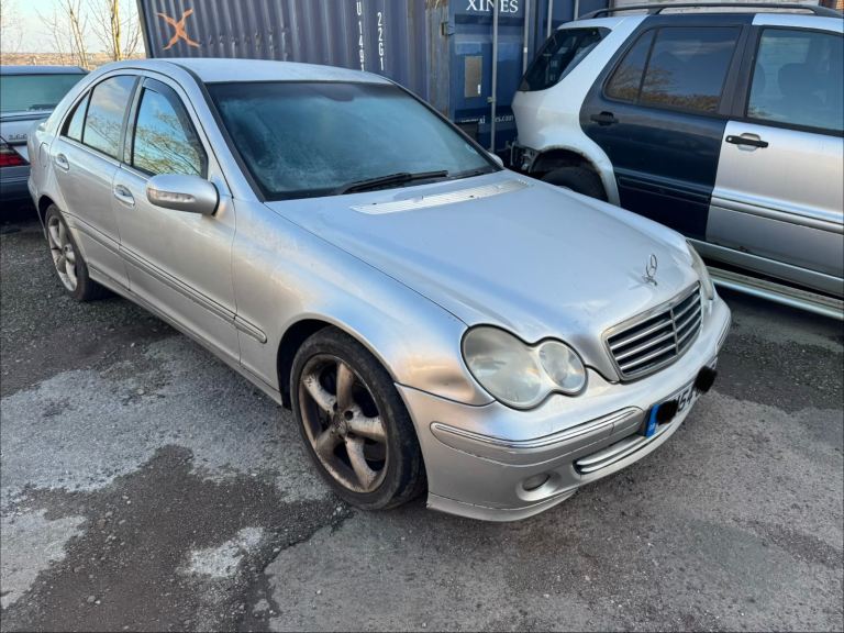 Mercedes w203 c class from bumper breaking car for parts