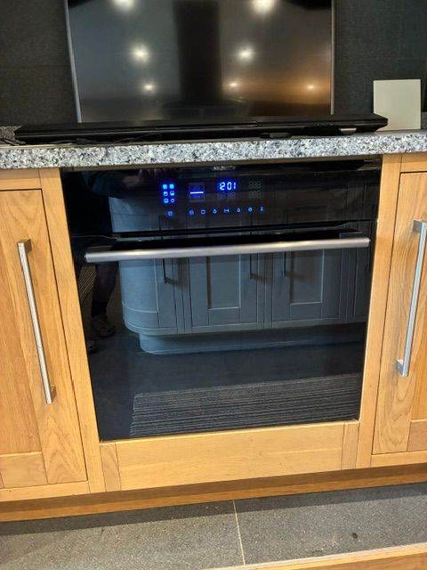 Fitted oven dual cook