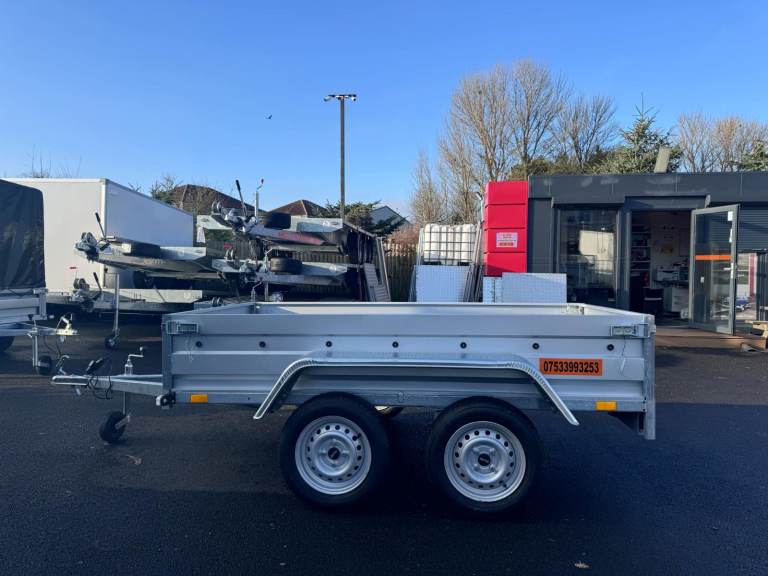 BRAND NEW 7,7FT X 4,2FT TWIN AXLE FLAT TRAILER 750KG