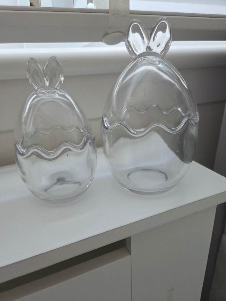 2 glass storage jars