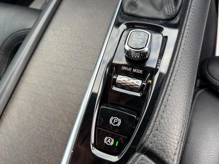 2018 Volvo V90 2.0 D4 Cross Country Pro 5dr AWD Geartronic ESTATE DIESEL Automatic