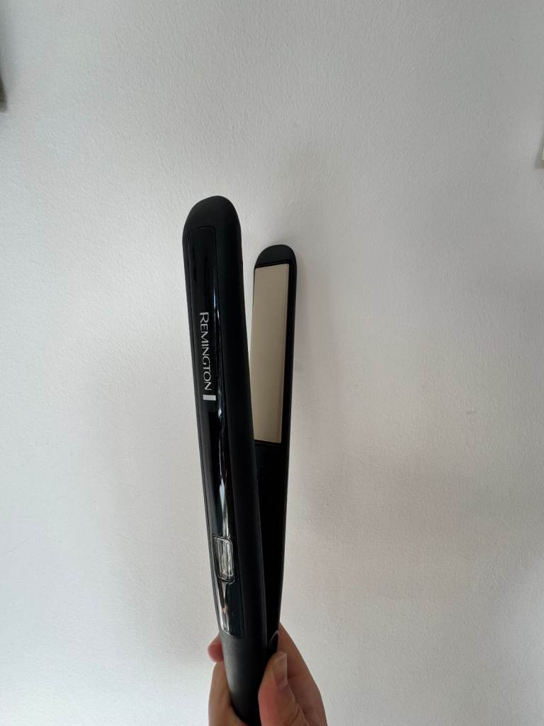 Hair Straightener:  Remington Sleek & Smooth S5500