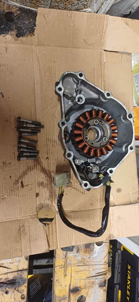 Honda cbr125r alternator 