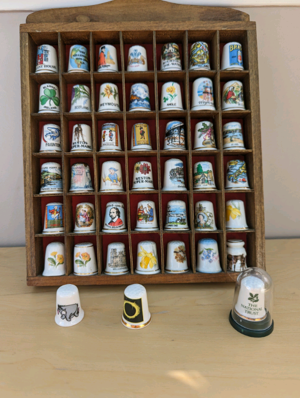 42 Thimble Wooden Display Unit