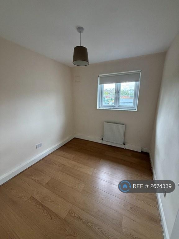3 bedroom house in Station Road, Carlton, Nottingham, NG4 (3 bed) (#2674339)