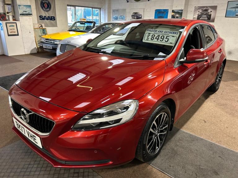 2017 Volvo V40 T3 [152] Momentum Nav Plus 5dr HATCHBACK Petrol Manual