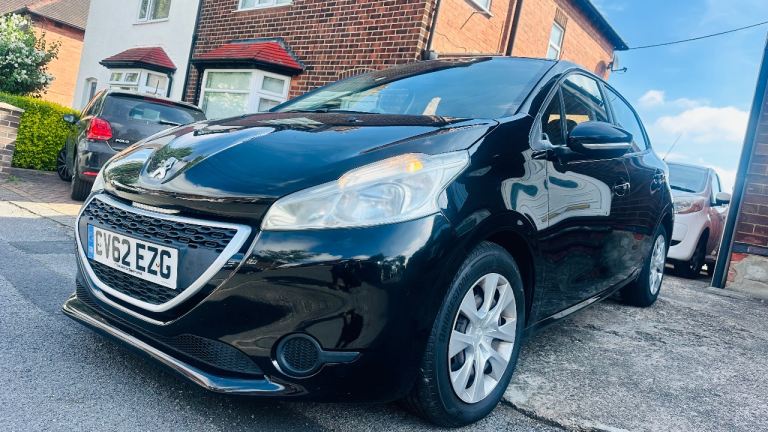 2012 Peugeot 208 full service history 10 months mot