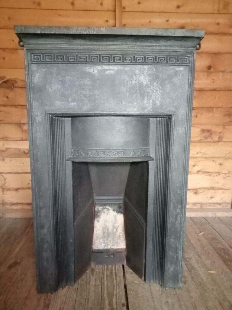 Original Victorian arts & crafts cast iron fire please 