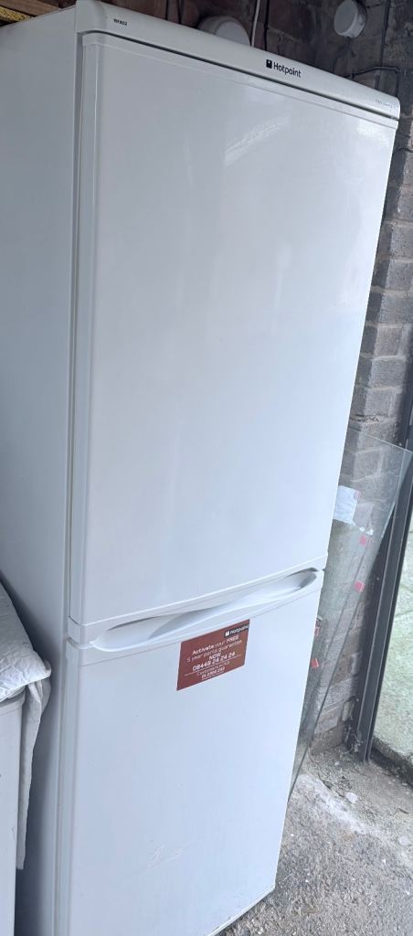 Hotpoint fridge freezer £80