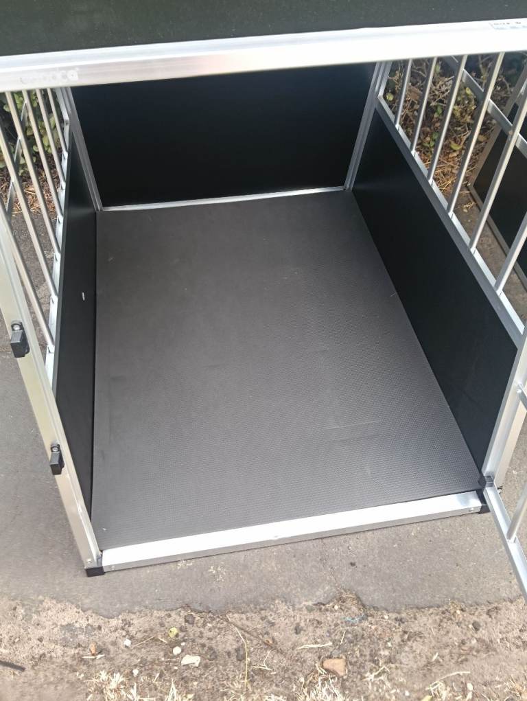 New pet crate ( 2 available £30 each )
