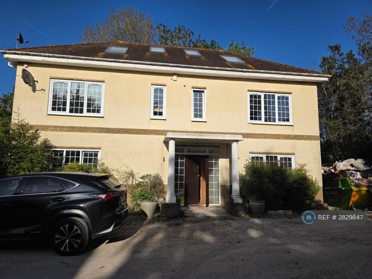 5 bedroom house in Alison Close, Pinner, HA5 (5 bed) (#2829847)