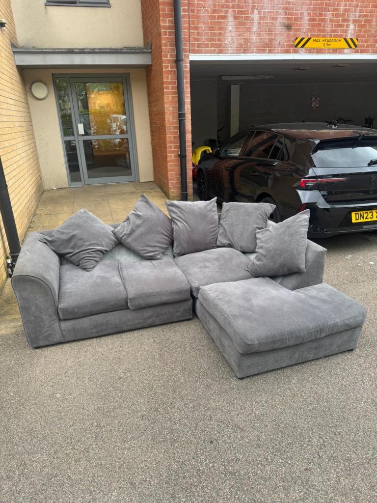 Corner sofa for 185£