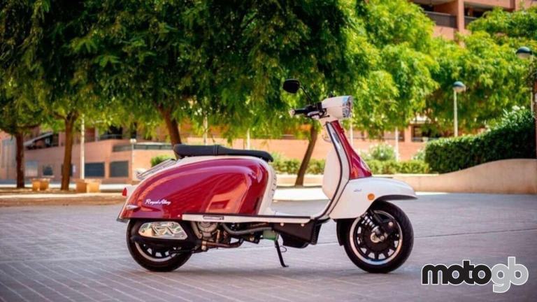 Royal Alloy TG 125cc S a Modern Classic Retro Automatic Moped Scooter For Sal...