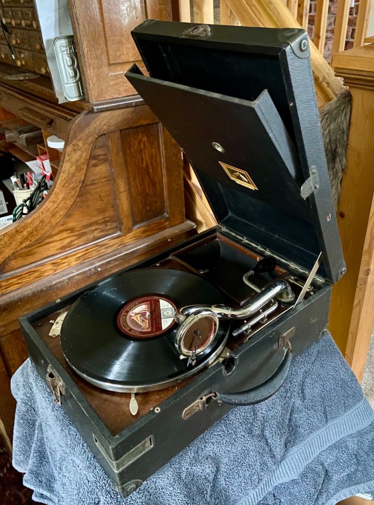 Vintage Portable Wind-Up Gramophone Record Player