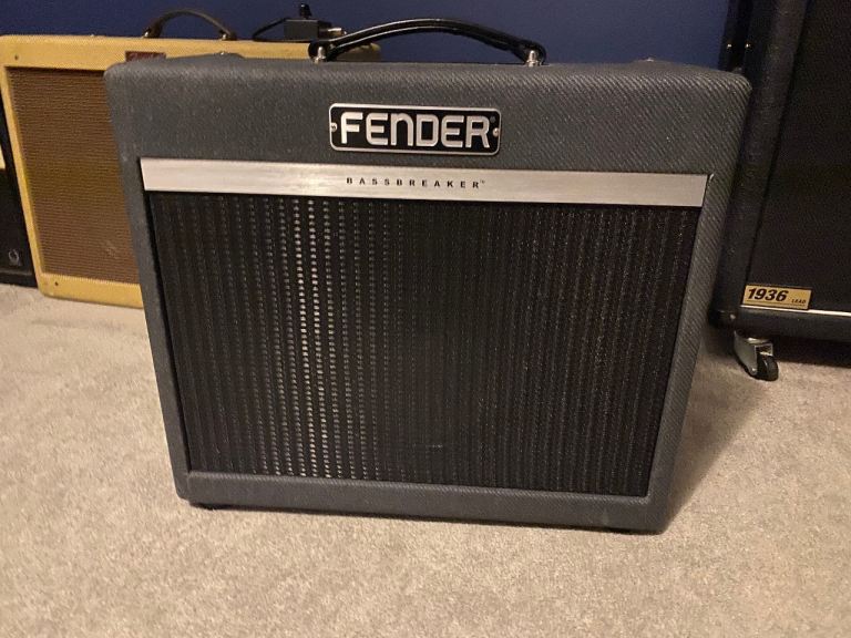 Fender bassbreaker 15 amplifier- valve combo
