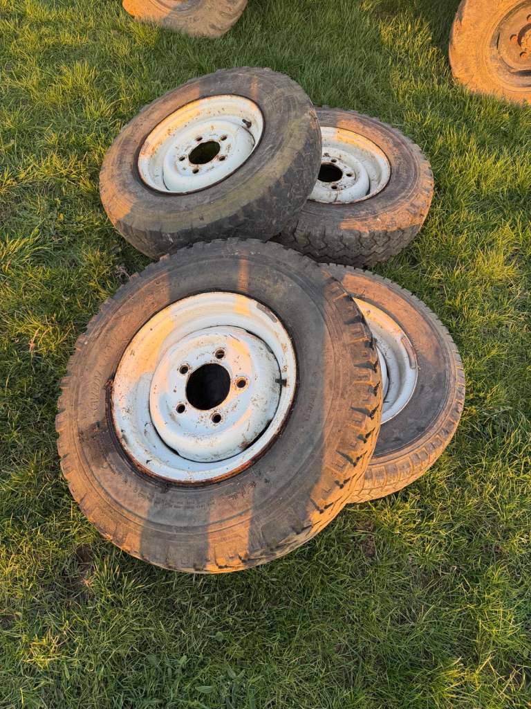 Land Rover wheels