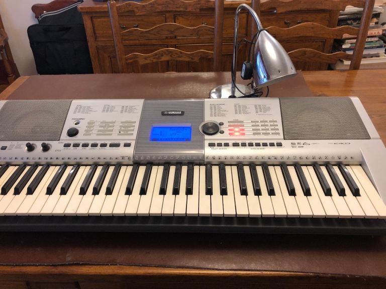 Yamaha psr E 403 electronic keyboard 