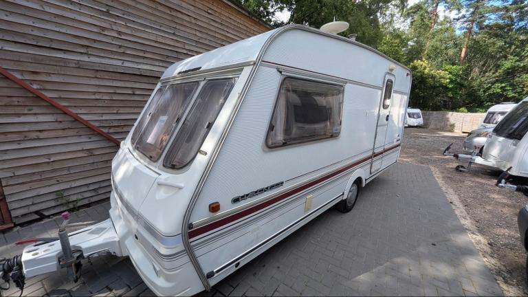 Swift CHALLENGER 470 SE - 1998 - 2 BERTH - END WASHROOM