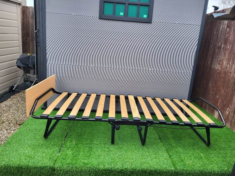 Portable bed very light brand new