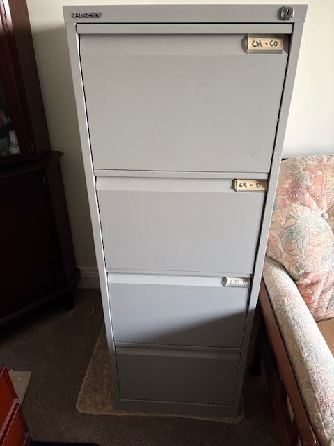 FILING CABINET:Bisley Foolscap 4 Drawer metal filing cabinet Grey. with Keys