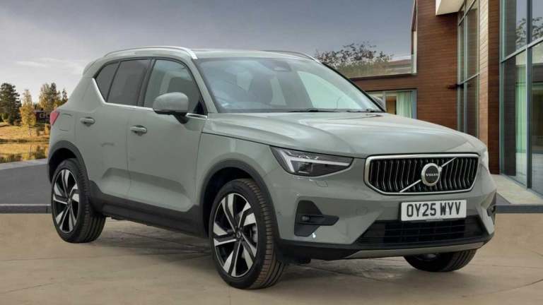 2025 Volvo XC40 2.0 B4P Ultra Dark 5dr Auto ESTATE PETROL Automatic