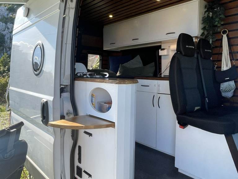 Fiat Ducato L2H2 Campervan – High-Quality Conversion – Perfect for Full-Time Vanlife or Remote Work