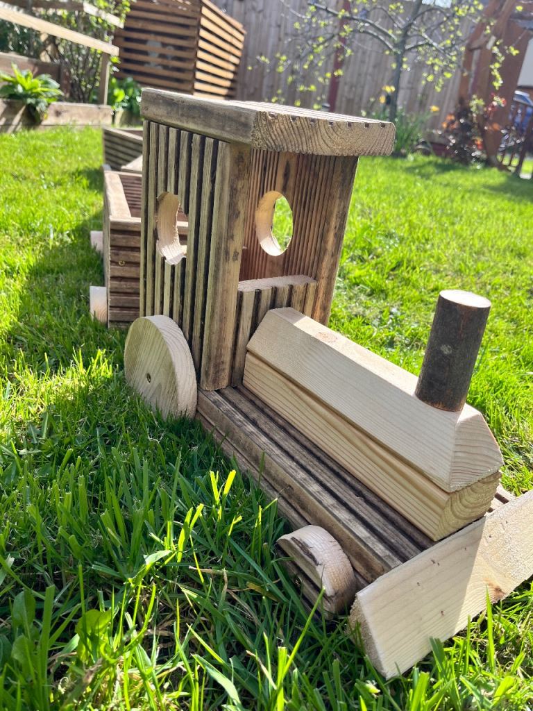 Tractor & Trailer Garden Ornament Planter