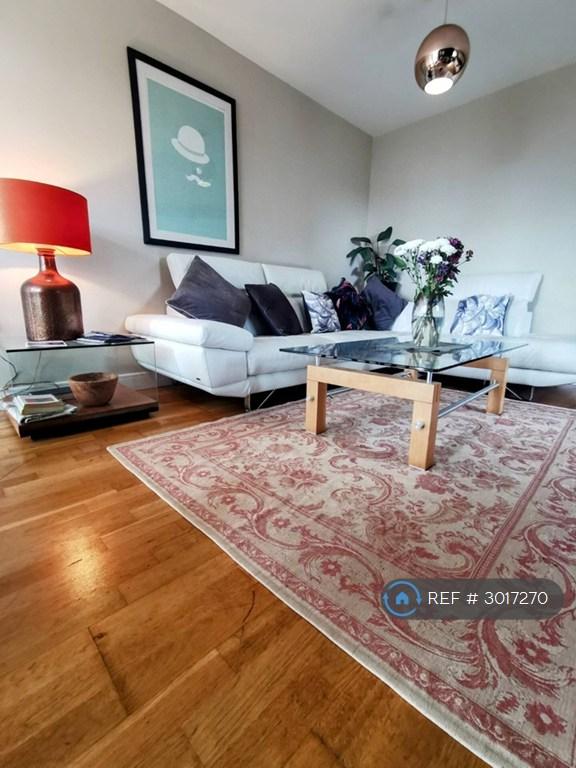 2 bedroom flat in Altolusso, Cardiff, CF10 (2 bed) (#3017270)
