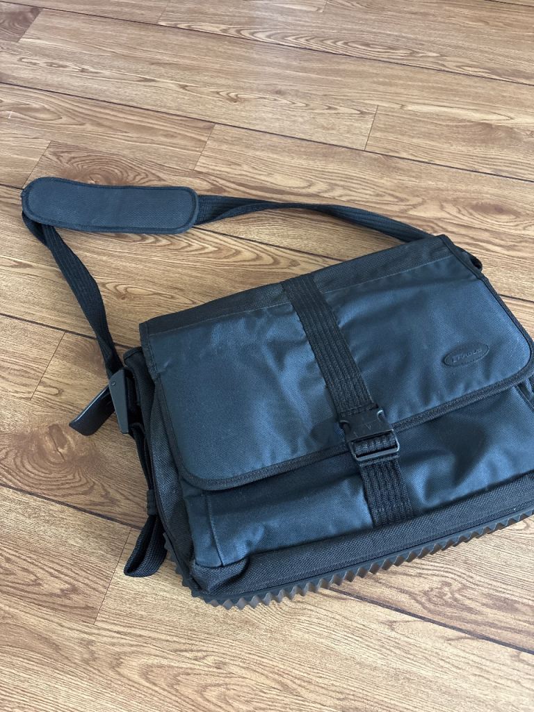 Black Fabric Shoulder/Laptop Bag – Good Condition