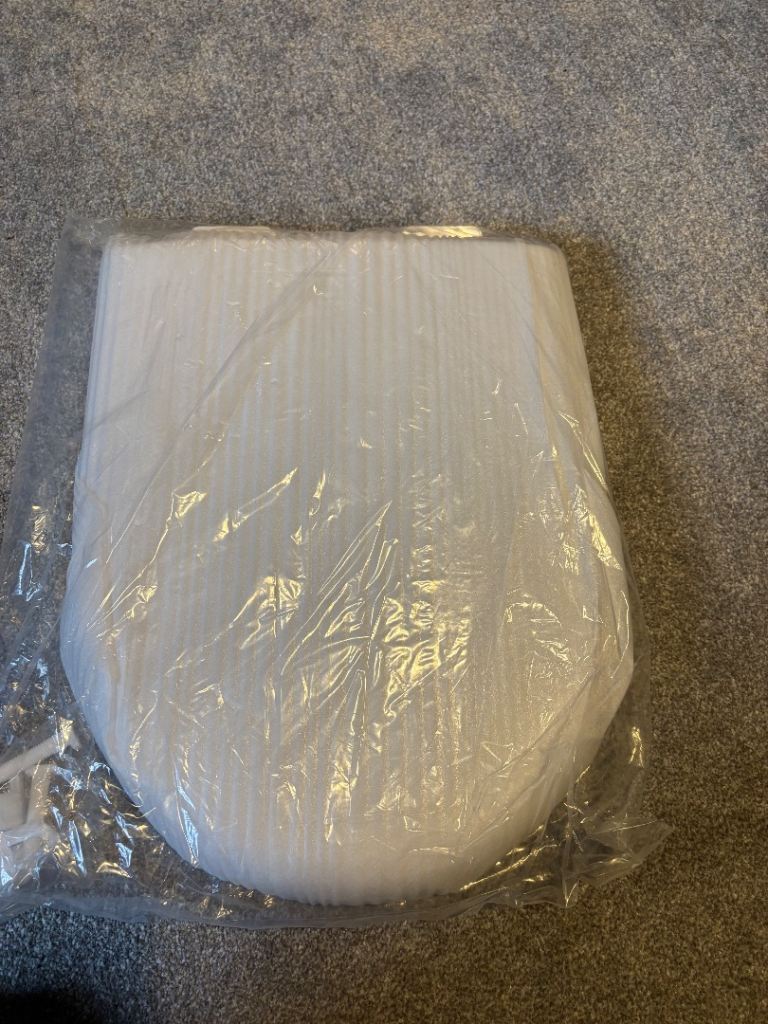 White Toilet Seat Brand New With All Part No Box 