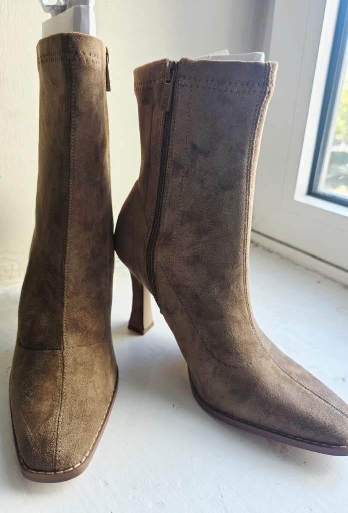 Linzi Noelle Sand Suede Heeled Ankle Boots UK 6 – New