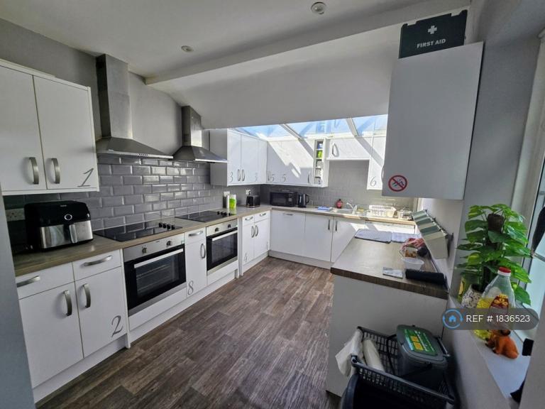 1 bedroom in Powerscourt Road, Portsmouth, PO2 (#1836523)