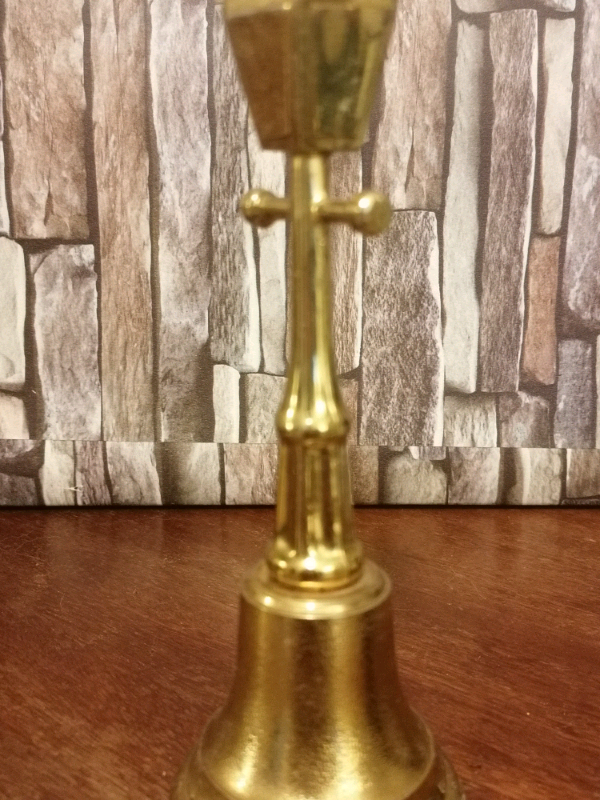 6,5 inch. Vintage brass lamp post shape hand bell Victorian style. 