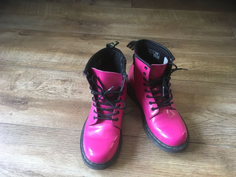 Kids pink Dr Martins 1.5
