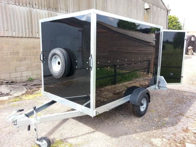 TICKNERS Karting Box Trailer with Shelfing 8' x 5' x 5' - Single Axle in Black or White