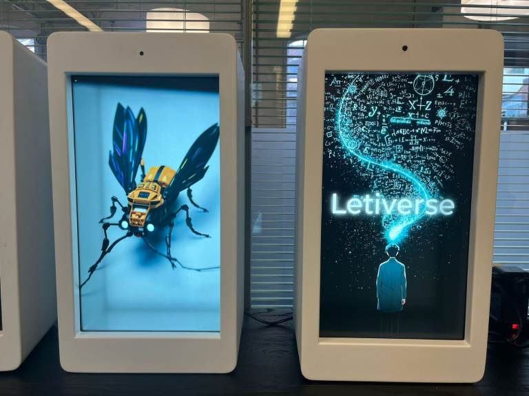 HoloConnect - Immersive 3D Hologram Box Display, Perfect for Retail Branding, Events & Advertising