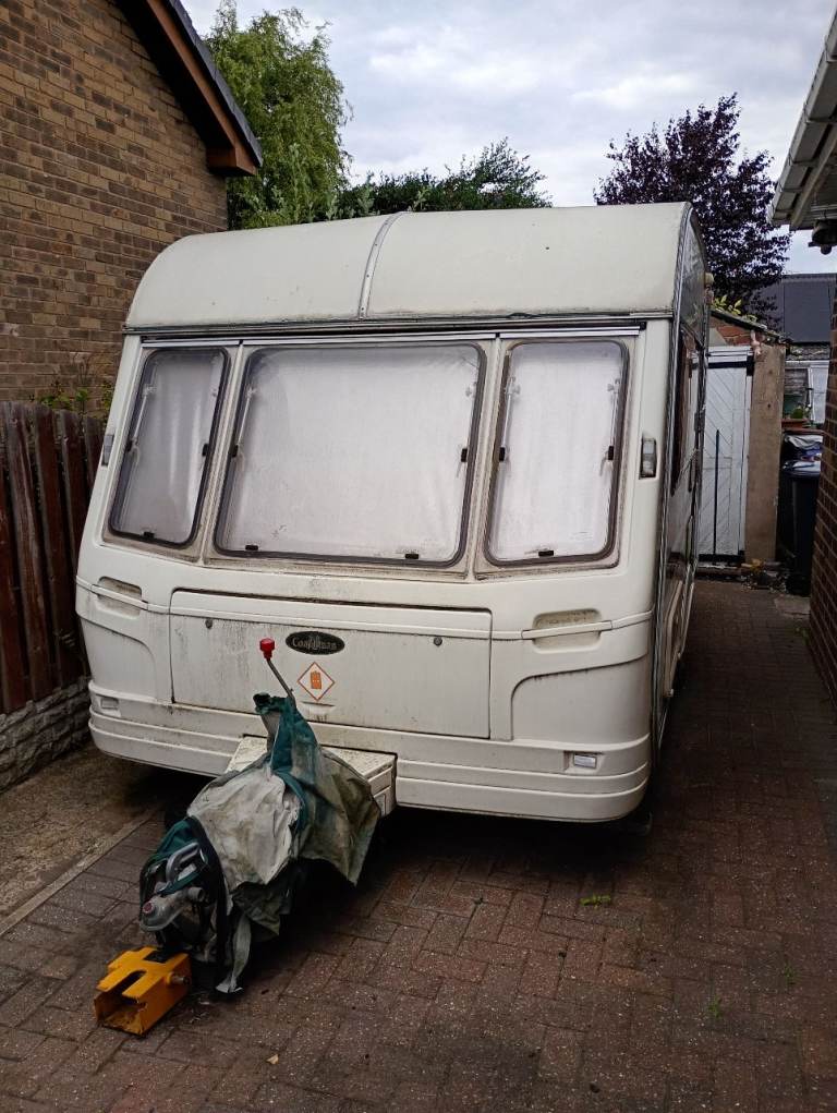 Damp caravan for spares 