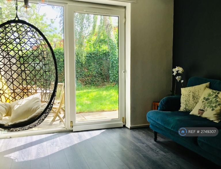 4 bedroom house in Gateshead Close, Manchester, M14 (4 bed) (#2749307)