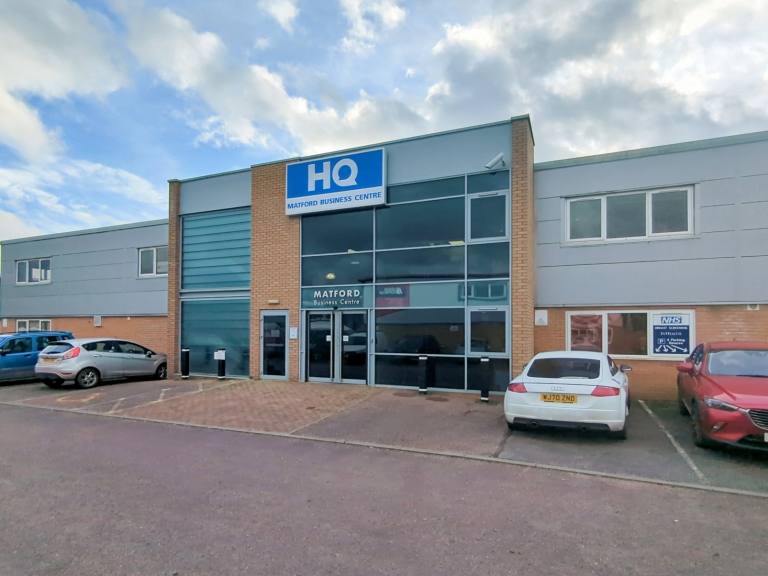 Exeter - EX2 8ED \ Serviced Office with 2 Desks