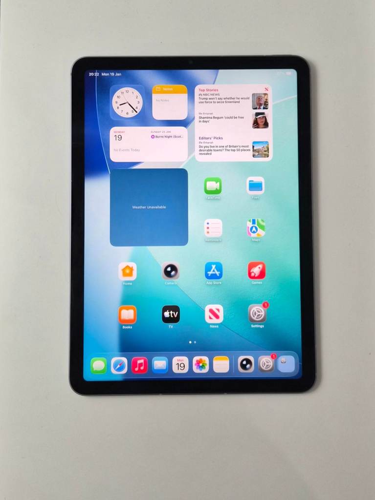 Apple iPad Air 5th Gen M1 64GB Wi-Fi 10.9 inch