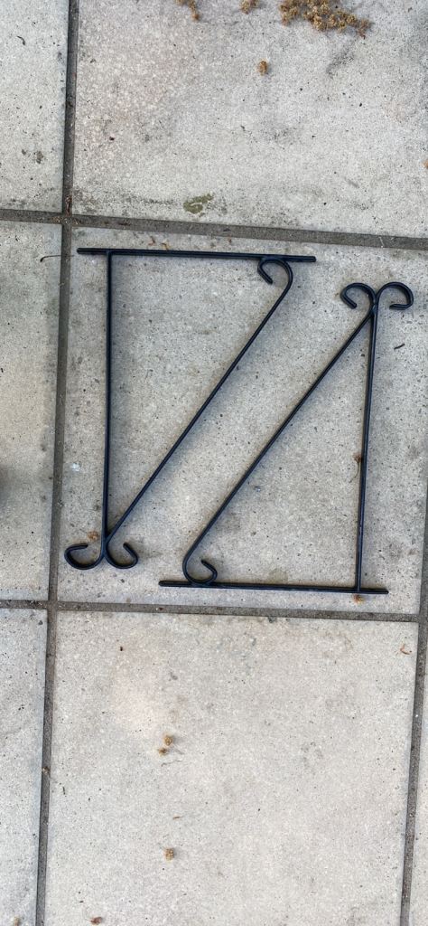 Pair of Black Metal Wall Brackets for Hanging Baskets/Shelves