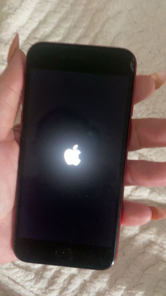 Apple iPhone SE (2nd Gen) Red - Good Condition