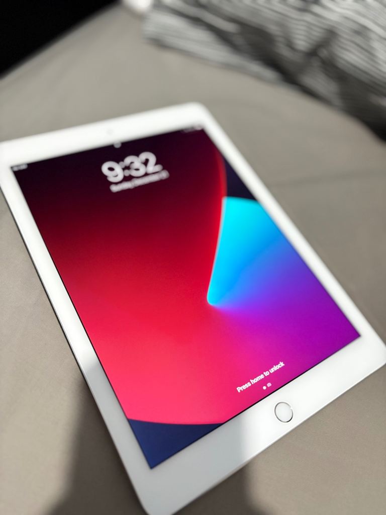 iPad Air 2 Silver Cellular (Unlocked) 64Gb 