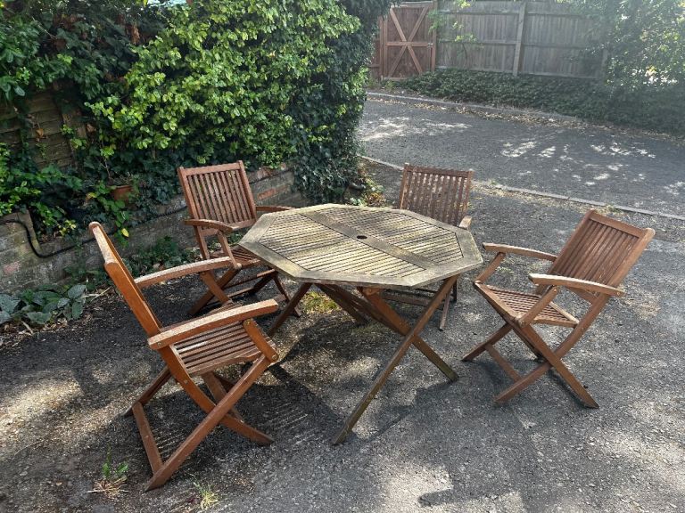 ooden Garden Table & 4 Chairs 