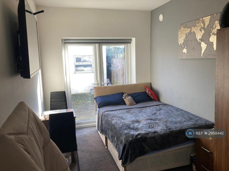 1 bedroom in Northolt Road, Harrow, HA2 (#2958442)