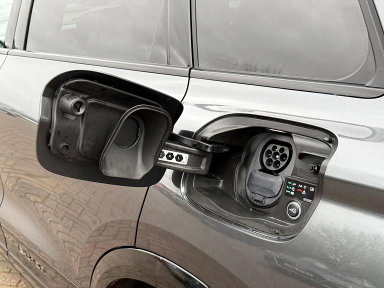 2025 Audi Q6 e-tron 285kW Quattro 100kWh S Line 5dr Auto ESTATE ELECTRIC Automatic